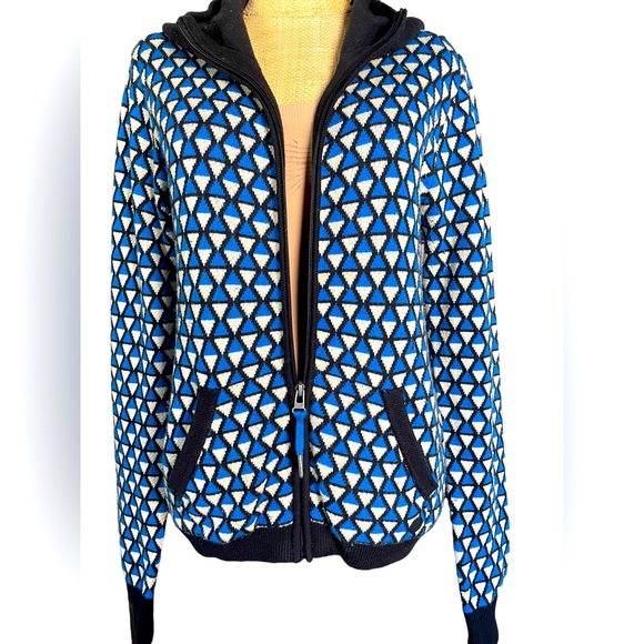 Bench zip front cardigan.hooded. Pockets. Ribbing at waist and cuffs.Wmns Large - Picture 2 of 8